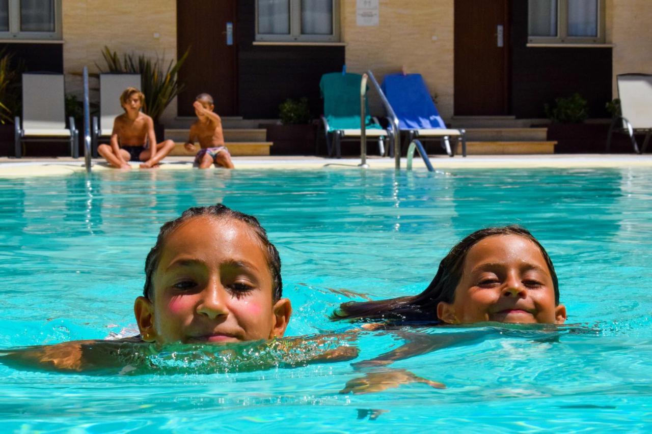 Aparthotel Novo Sancti Petri Chiclana de la Frontera Εξωτερικό φωτογραφία